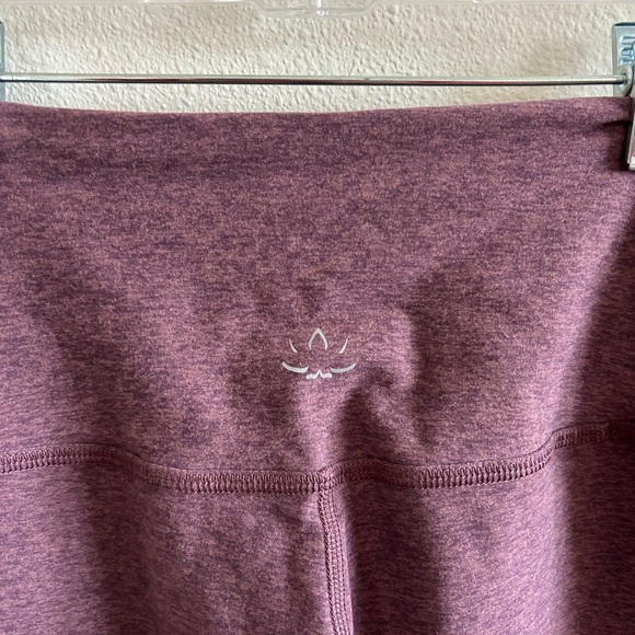 Beyond Yoga Tri- Panel Space Dye High Waisted MIDI Leggings - Picture 6 of 6